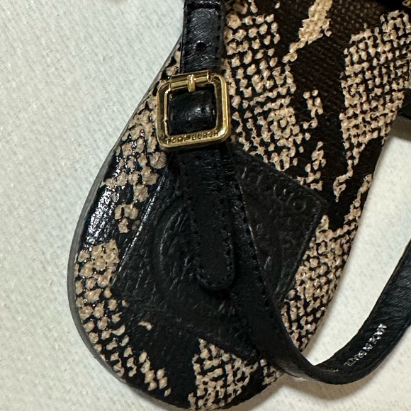 Tory Burch T-Bar Flat Sandals Snakeskin Print/Black Size 9 EUC - Picture 8 of 10